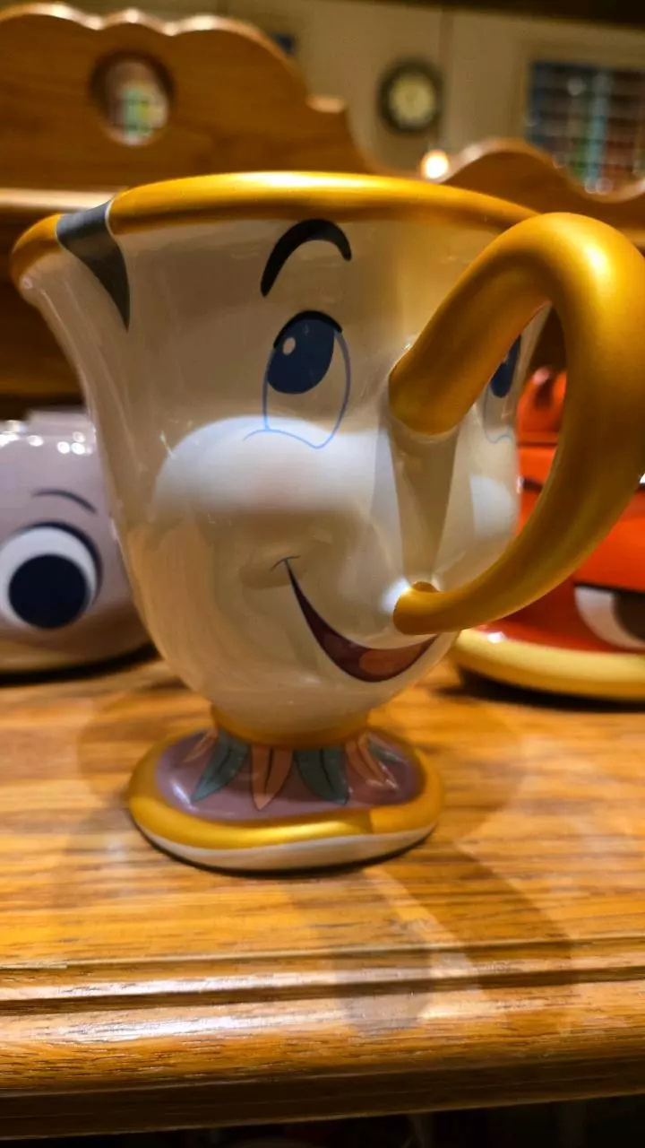 plant/Chip disneyland cup-0