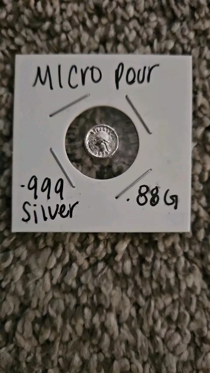 plant/.88 gram .999 Silver "micro" hand pour quarter-0