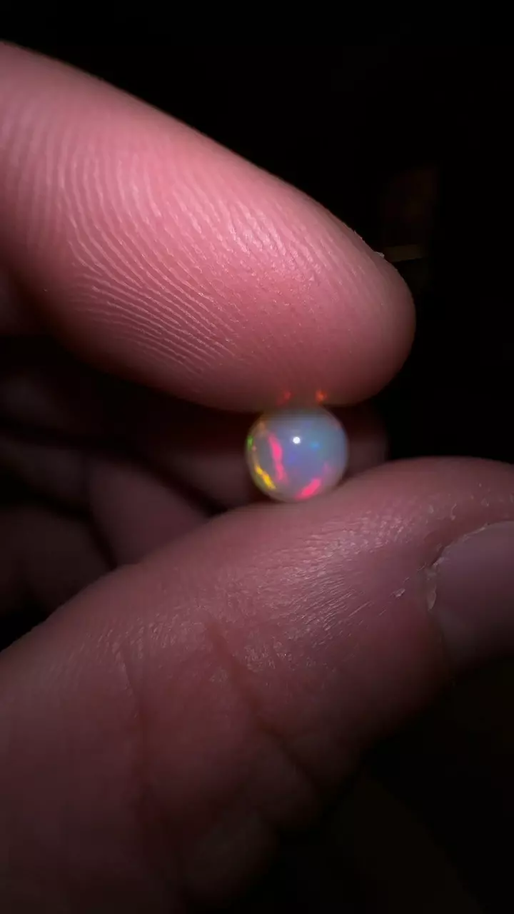 plant/Iridescent Ethiopian Welo Opal Sphere (1.95 carats)-0