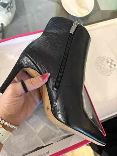 plant/Vince camuto new in the box sz 8/8.5-7-thumbnail