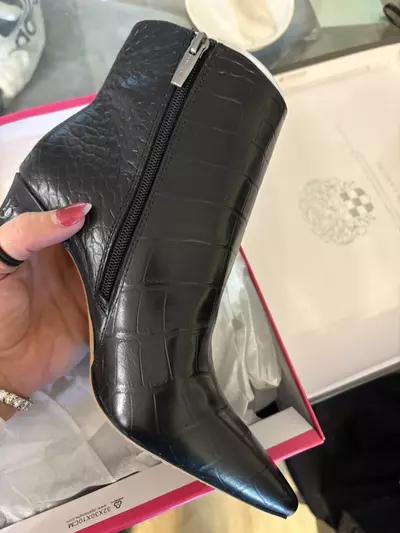 plant/Vince camuto new in the box sz 8/8.5-4-thumbnail