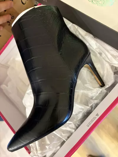 plant/Vince camuto new in the box sz 8/8.5-2-thumbnail