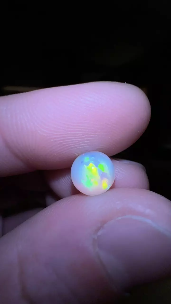 plant/Iridescent Ethiopian Welo Opal Sphere (2.5 carats)-0