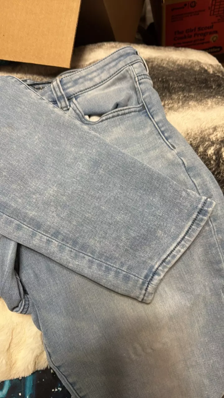 plant/Women Preloved American eagle jeans.-1