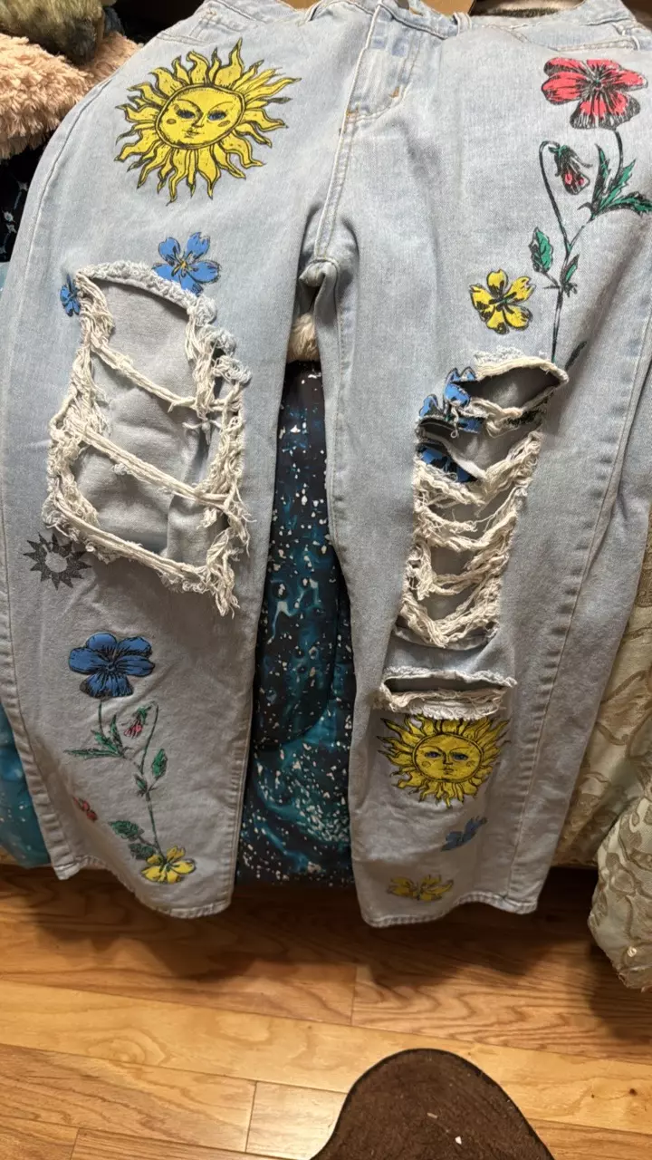 plant/Women’s preloved jeans. SHEIN brand.-1