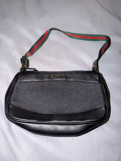 plant/Gucci small black clutch / purse-0-thumbnail