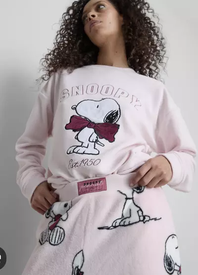 plant/Sz M Snoopy Plush Crew Neck Pajama Top and Bottom Set | Primark-2-thumbnail