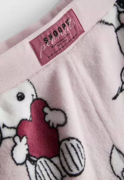 plant/Sz M Snoopy Plush Crew Neck Pajama Top and Bottom Set | Primark-5-thumbnail