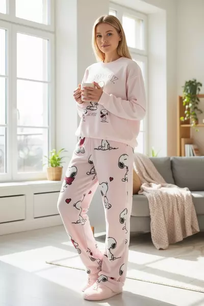 plant/Sz M Snoopy Plush Crew Neck Pajama Top and Bottom Set | Primark-0-thumbnail