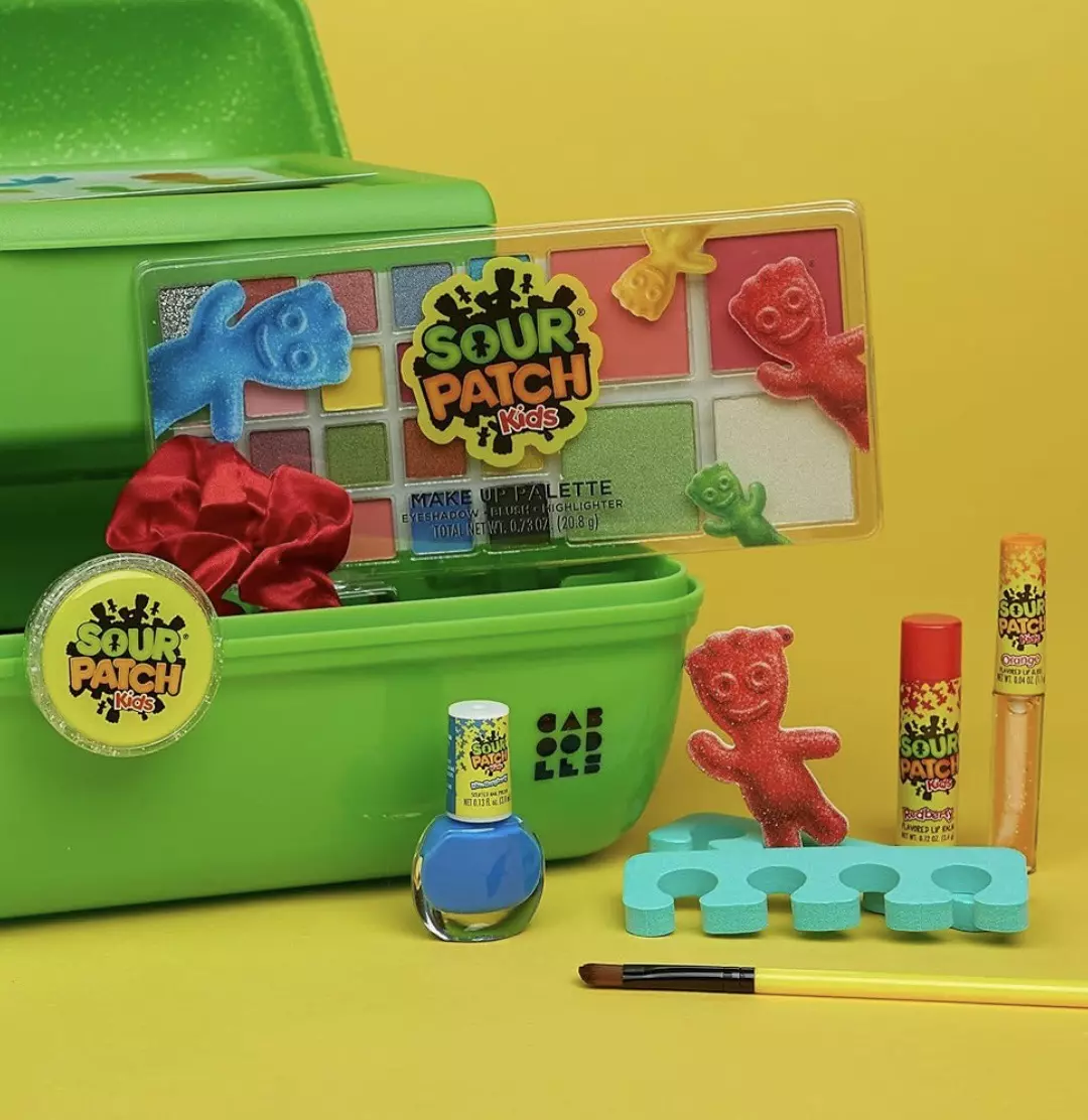 plant/Caboodles x Sour Patch Kids Train Case-8