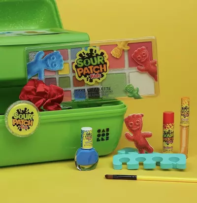 plant/Caboodles x Sour Patch Kids Train Case-8-thumbnail