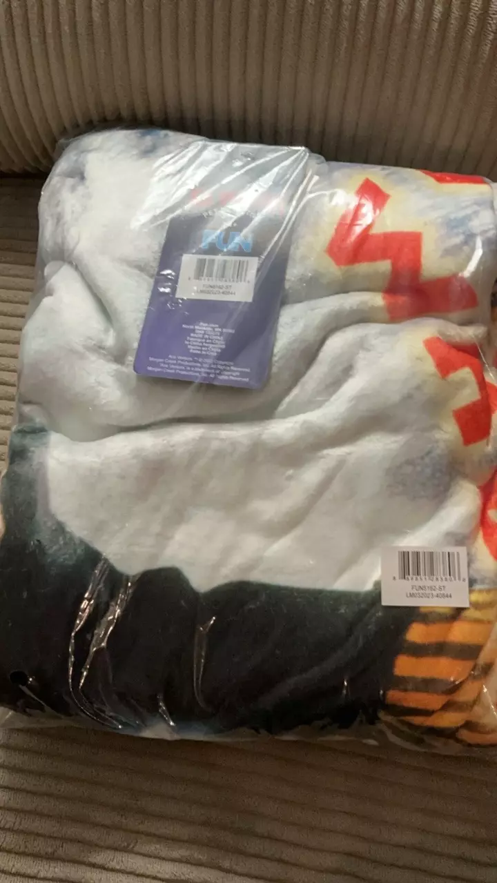 plant/Ace Ventura Throw-0