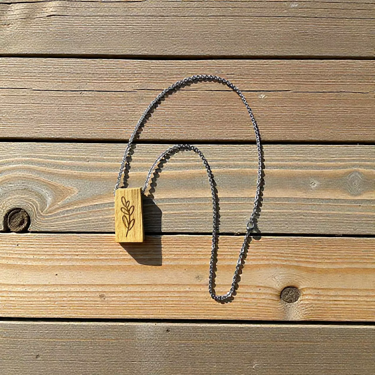plant/Palo santo necklace with leaves symbol-1