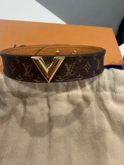 plant/Authentic Louis Vuitton Bracelet…in pristine condition!-0-thumbnail