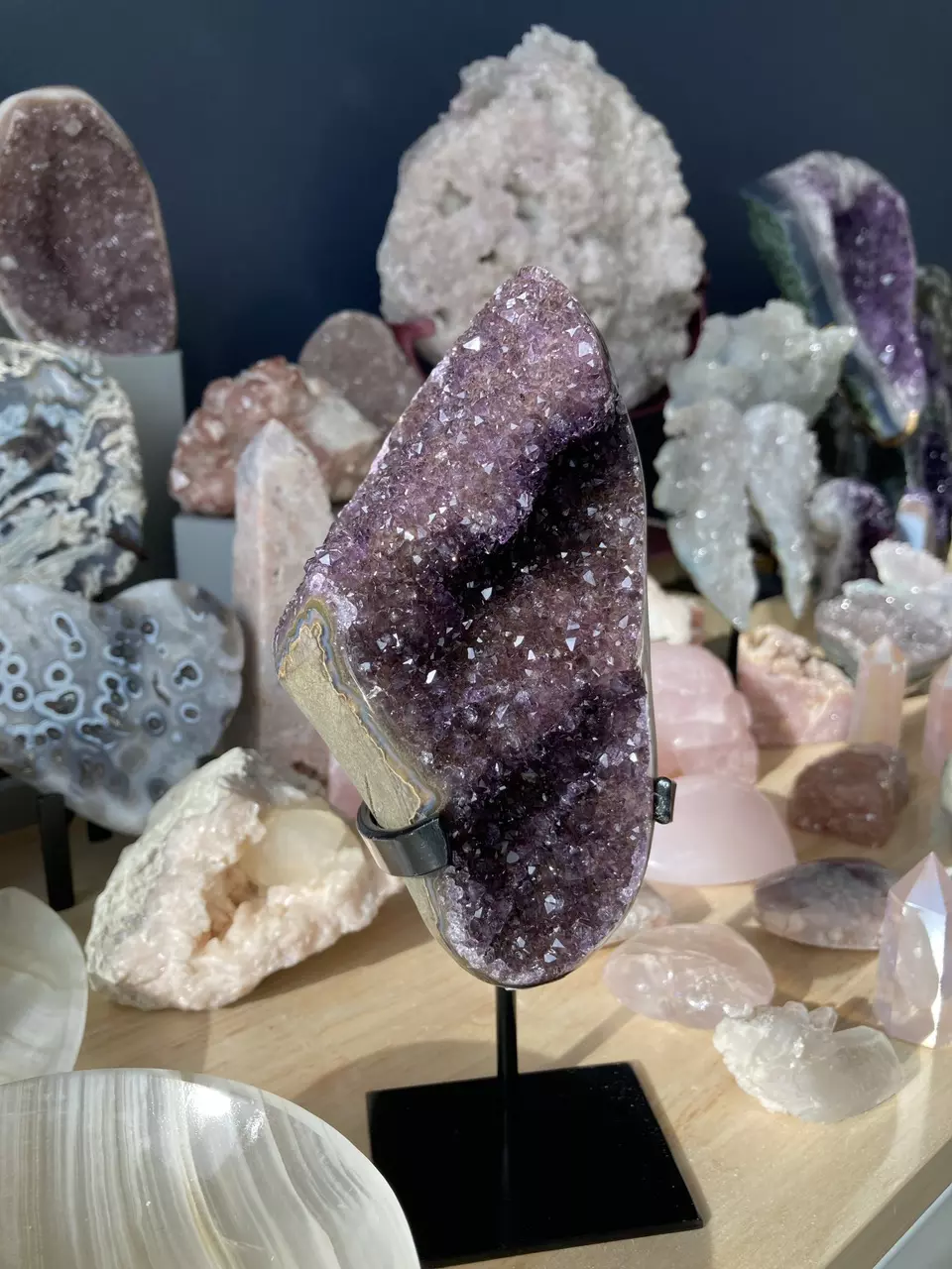plant/Amethyst open cut base on stand-0