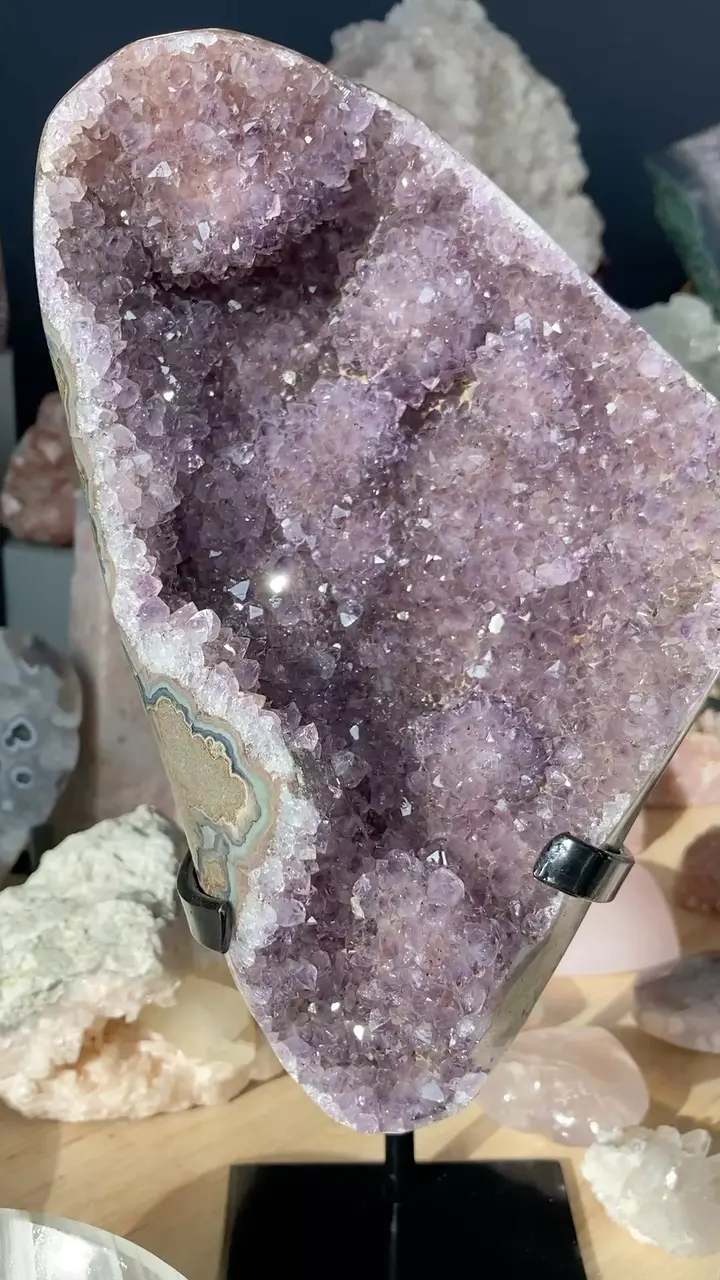 plant/Amethyst open cut base on stand-1