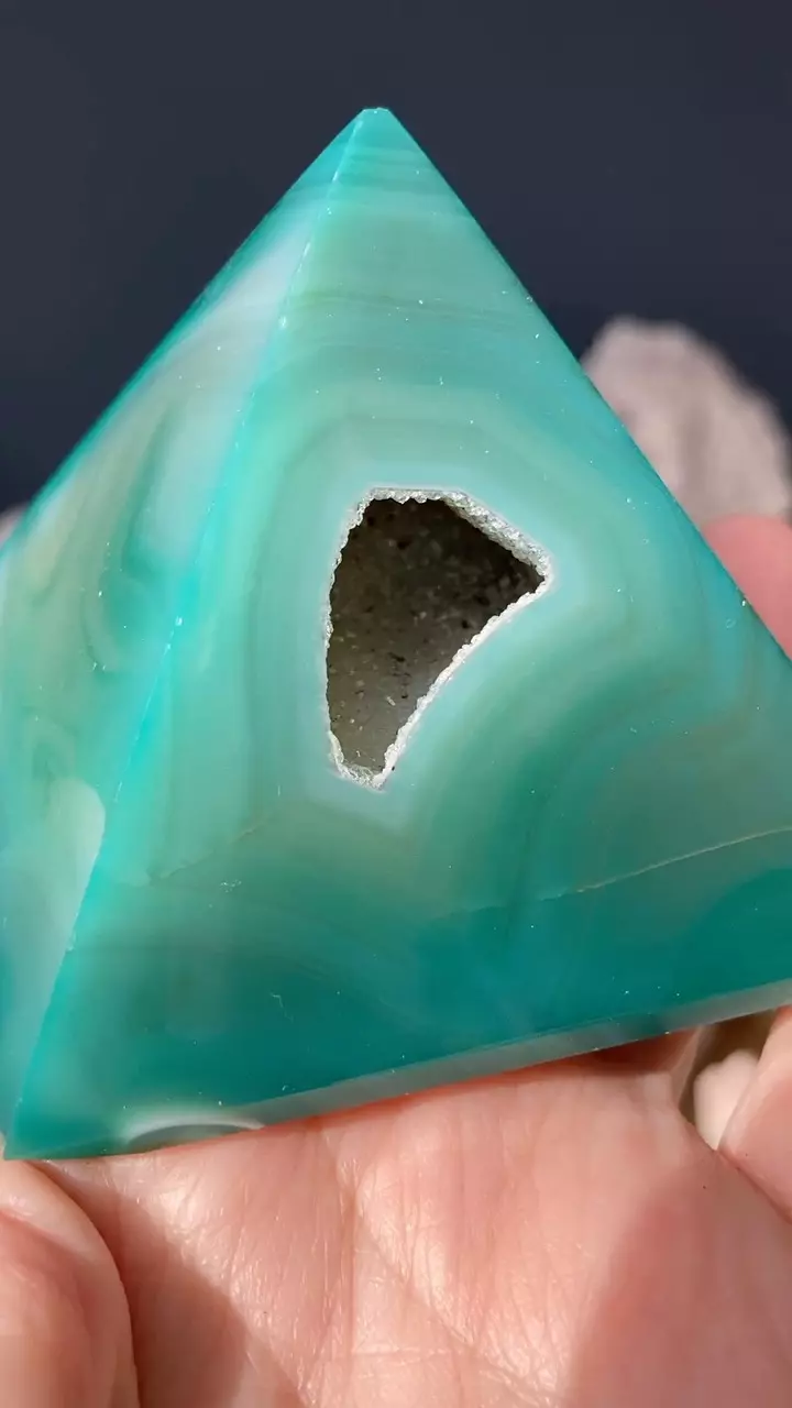 plant/Green agate pyramid with druzy pocket-1
