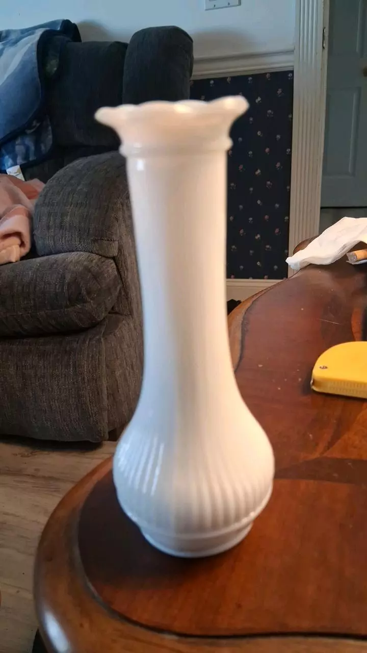 plant/Vintage 60's White Milk vase 6"-0