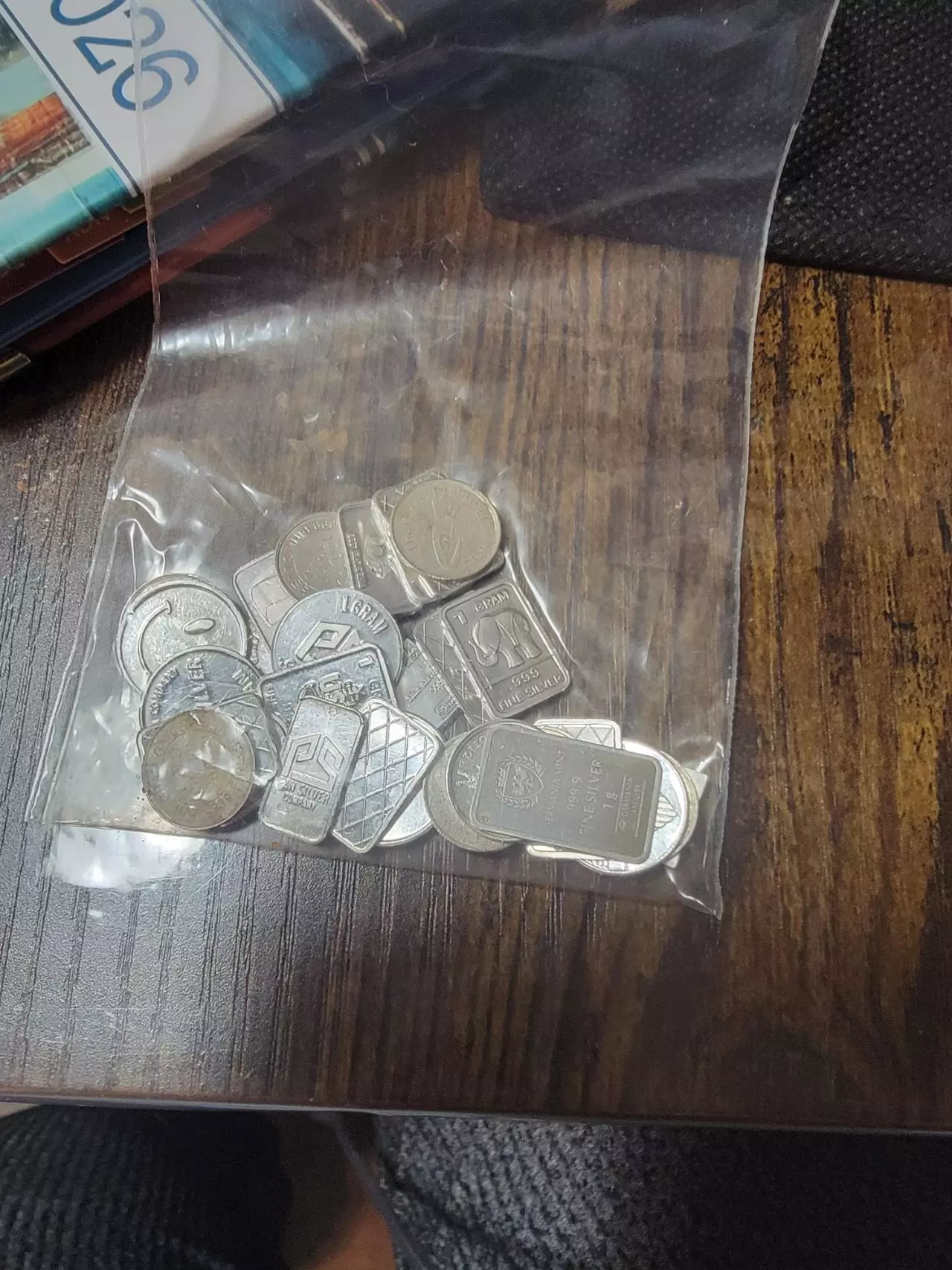 plant/32 qty 1 gram Random Silver Bars/Rounds (many are premium)-1