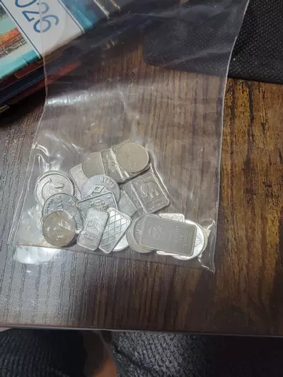 plant/32 qty 1 gram Random Silver Bars/Rounds (many are premium)-1-thumbnail