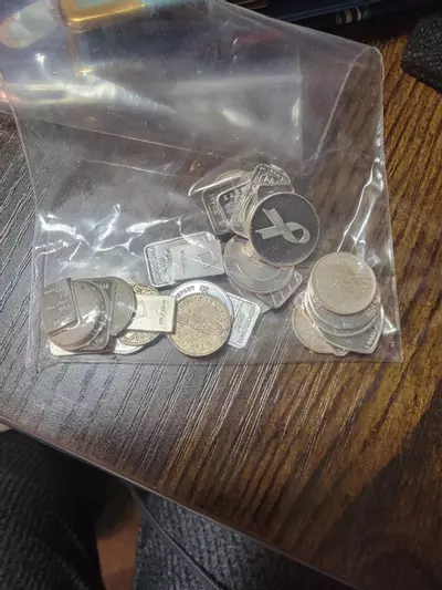 plant/32 qty 1 gram Random Silver Bars/Rounds (many are premium)-0-thumbnail
