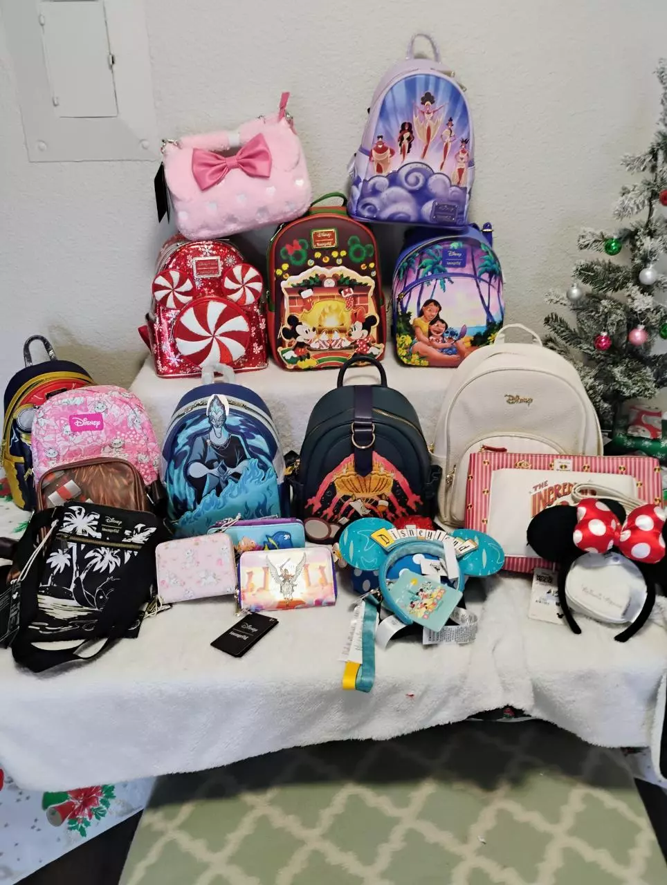 3 LF, 2 Wallets, 12 spots, $24 starts