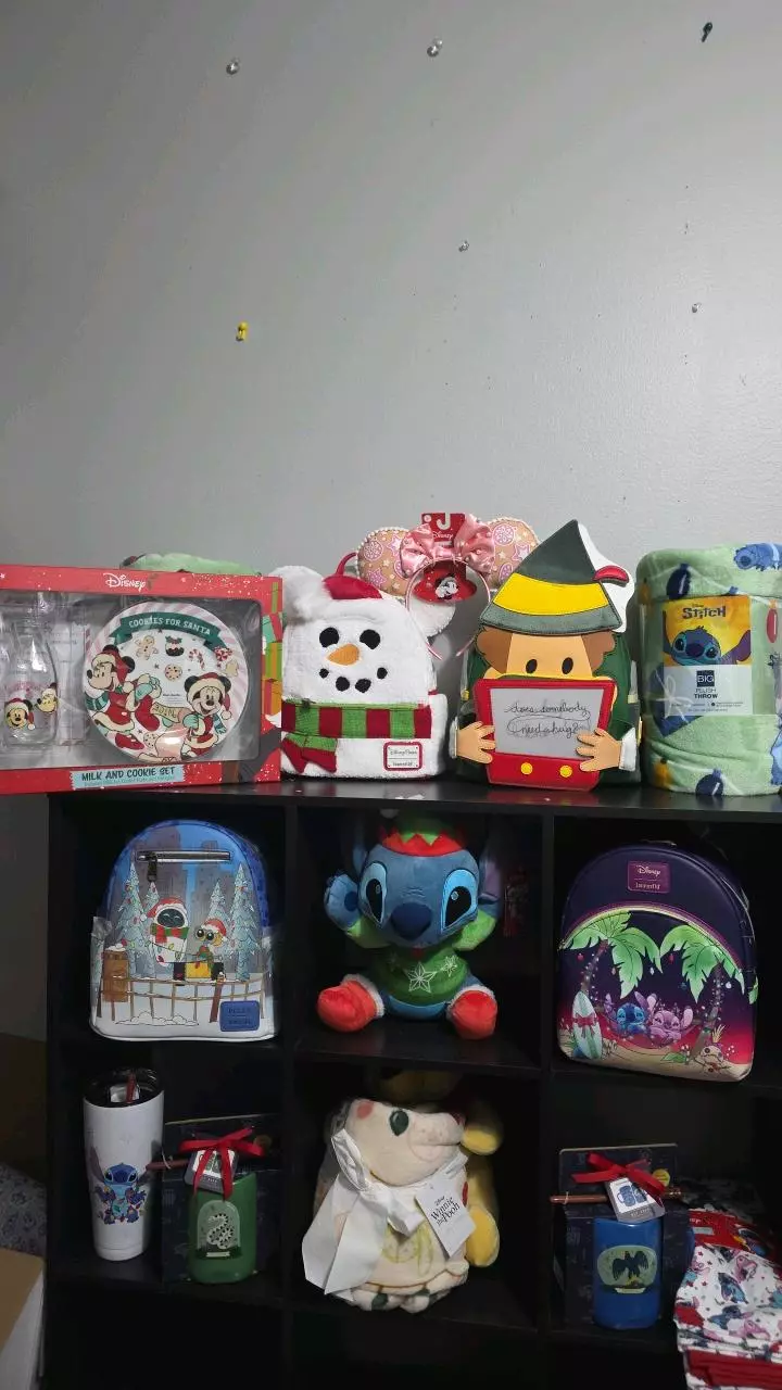 Very Merry Christmas HUGE Instant Reveal with Rachel lou who