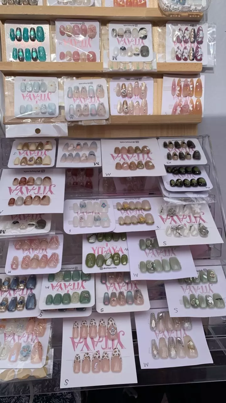 Yitaya press-on nails live