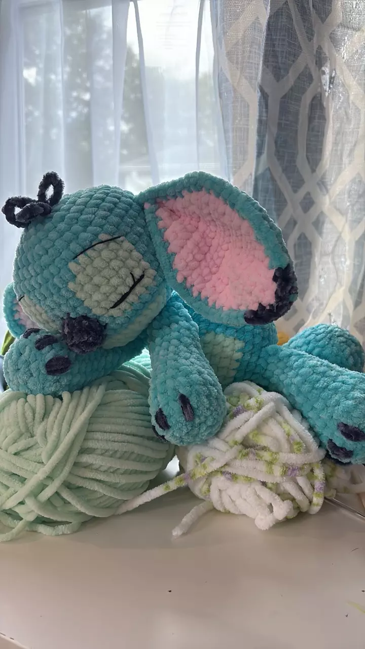 Crochet Plushies, bags, hat and jewelry!!