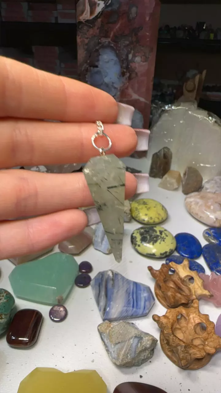 plant/Prenite epidote pendulum-0