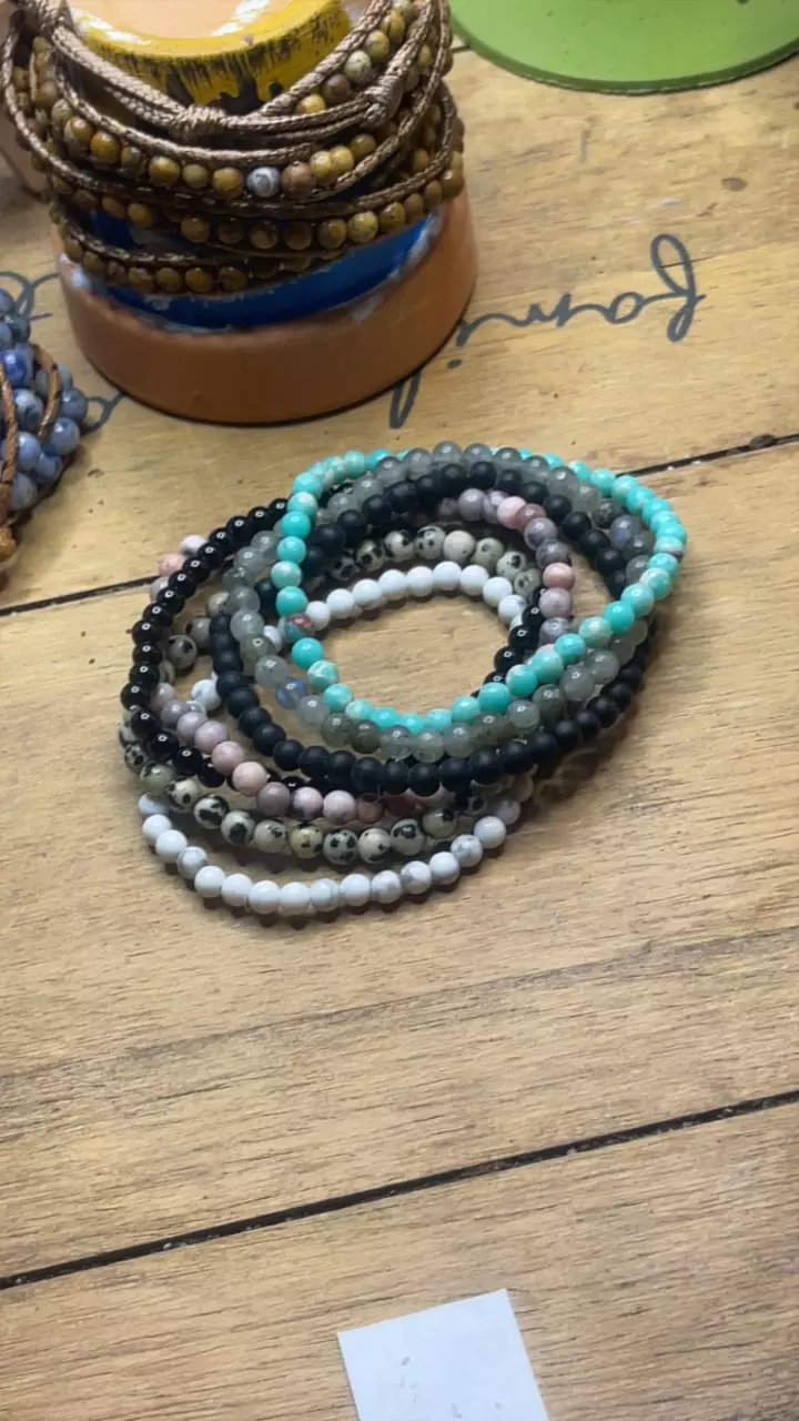 plant/Stretchy gemstone bracelet $5ea-0