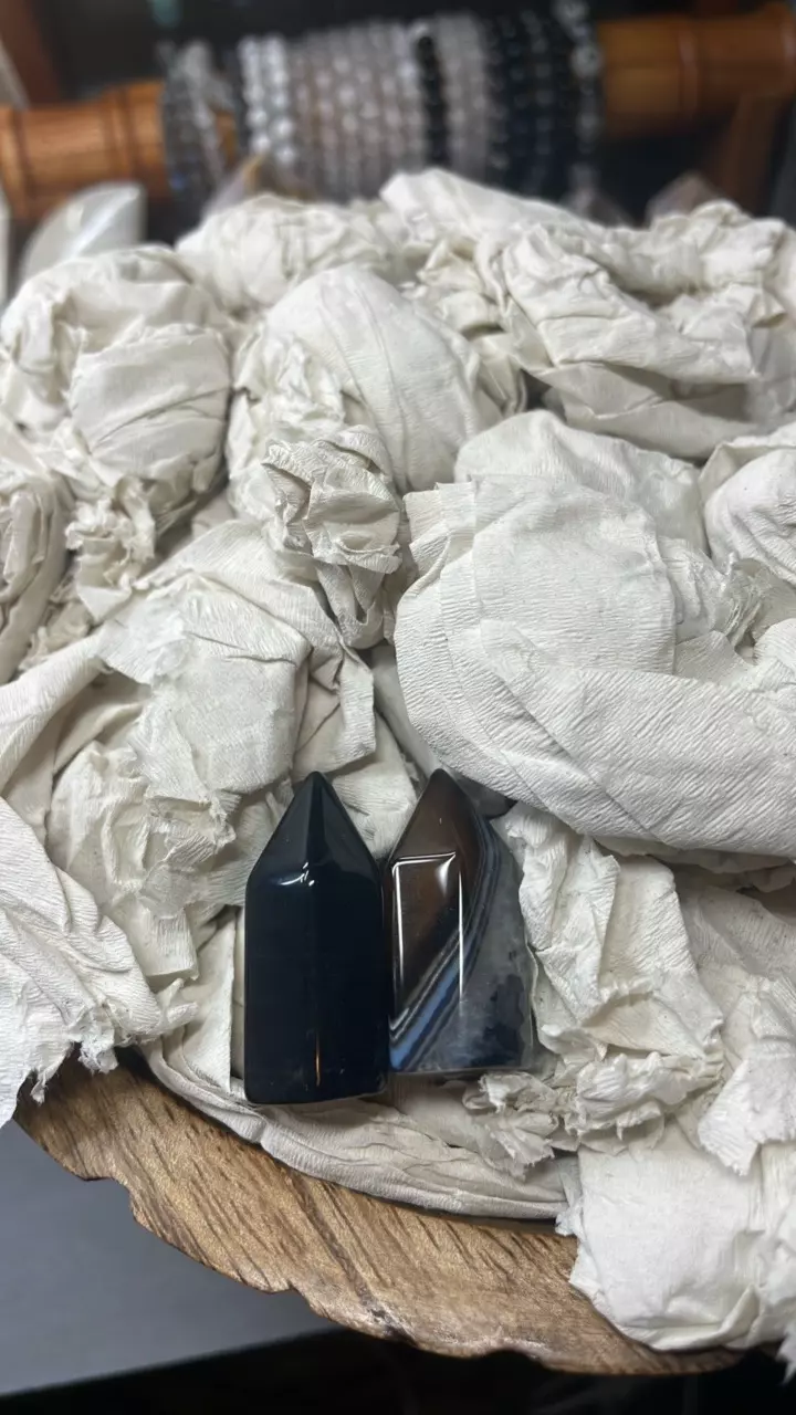 plant/MYSTERY BLACK CARNELIAN & BLACK AGATE TOWER -0