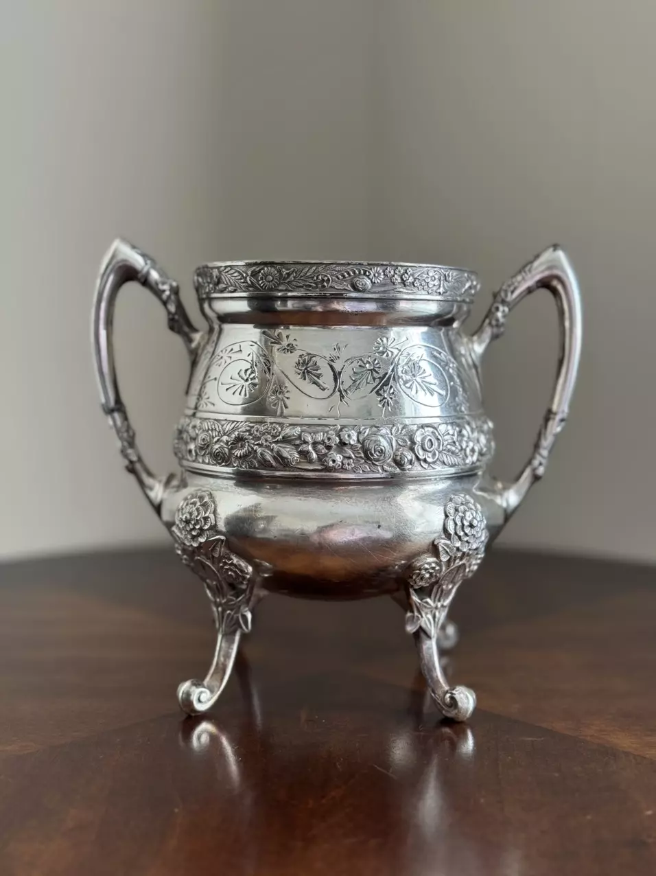 plant/Reed & Barton silver-plated sugar bowl-1