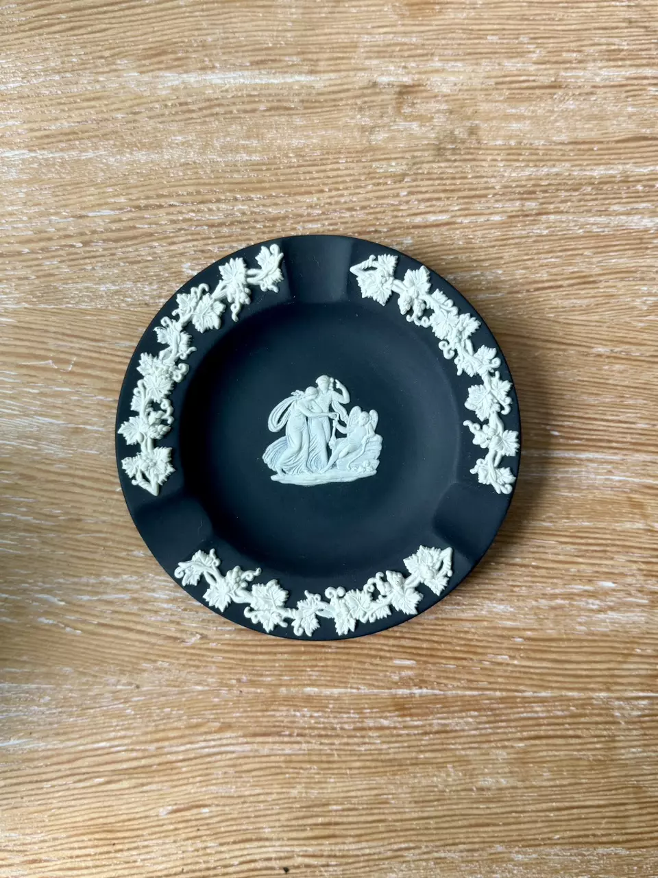 plant/Black ashtray dish - Sleeping Cupid-0