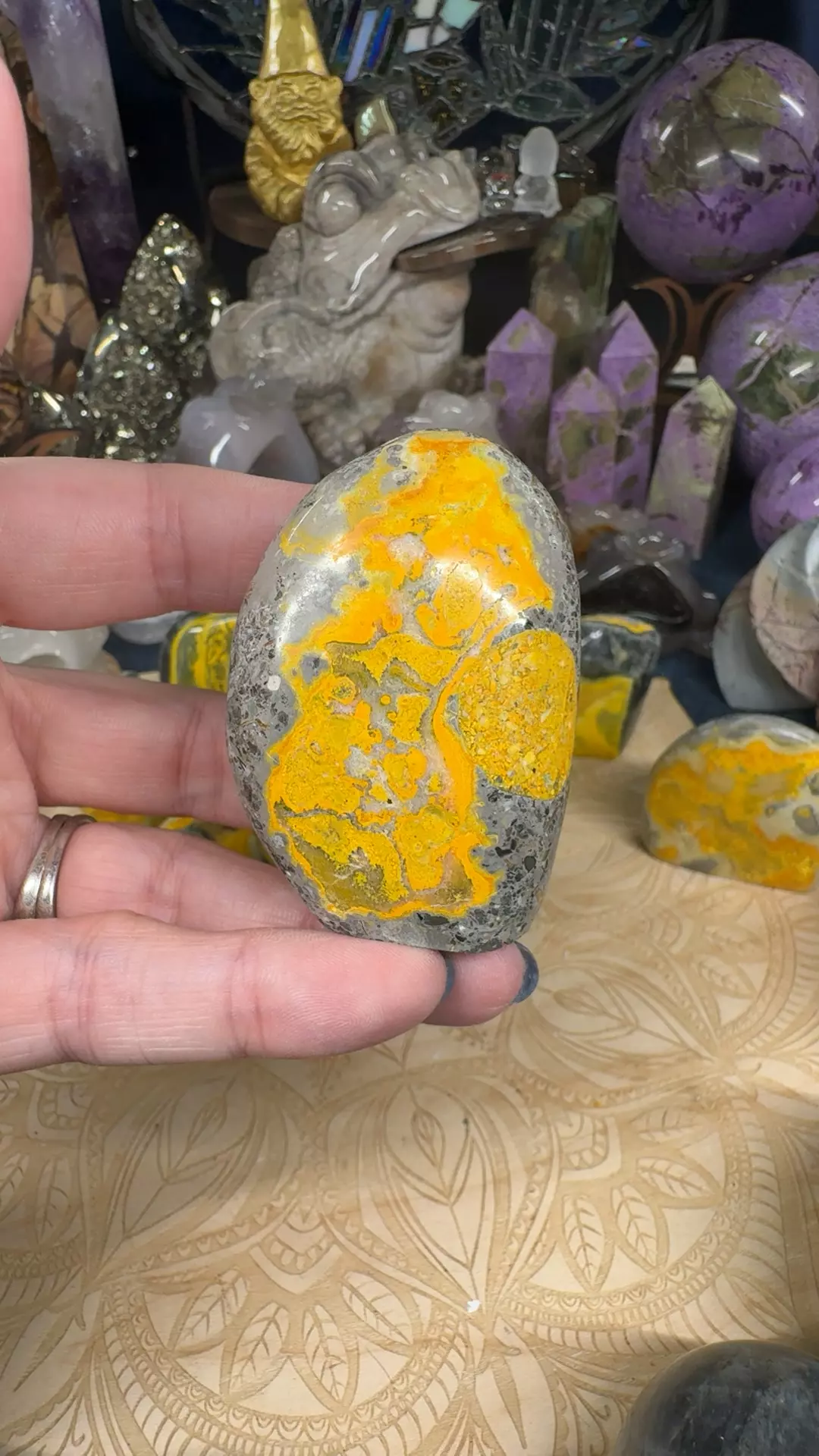 plant/Bumblebee Jasper Freeform 25E-0