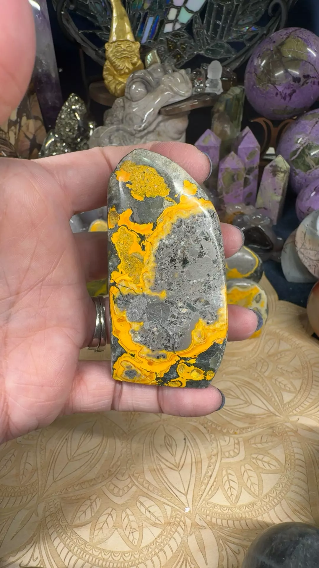 plant/Bumblebee Jasper Freeform 25N-0