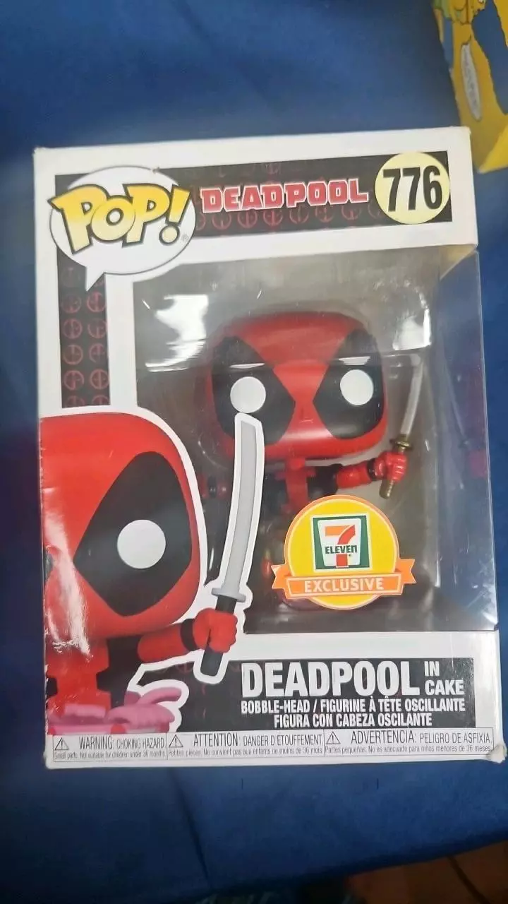 plant/Funko Pop! Marvel 7/11 Exclusive 30th Anniversary Deadpool in Birthday Cake #776-0