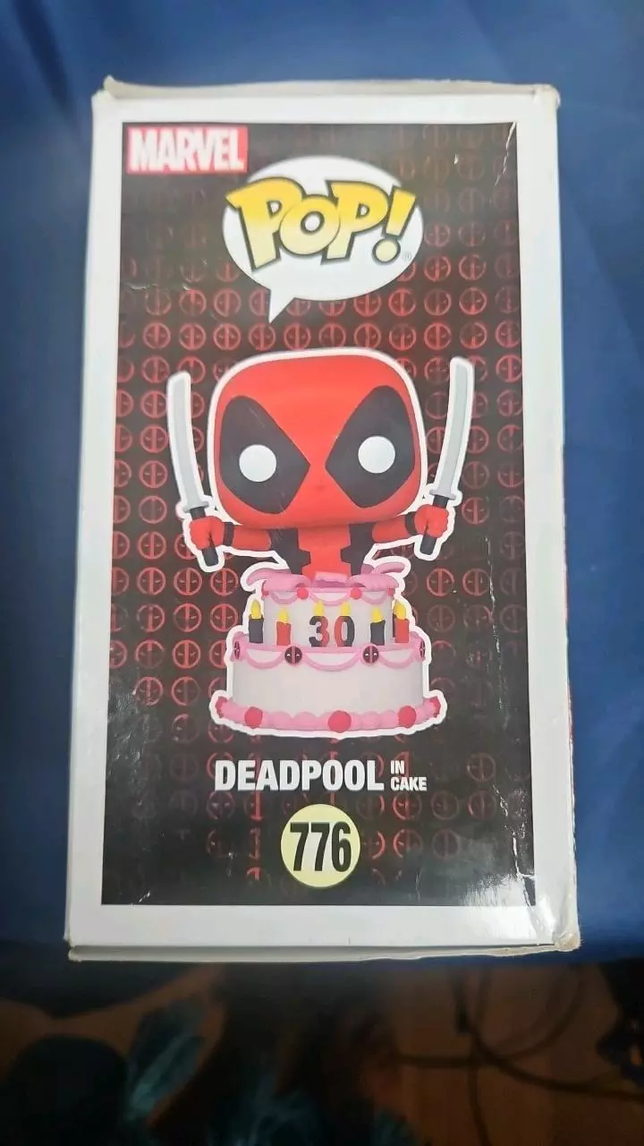 plant/Funko Pop! Marvel 7/11 Exclusive 30th Anniversary Deadpool in Birthday Cake #776-4