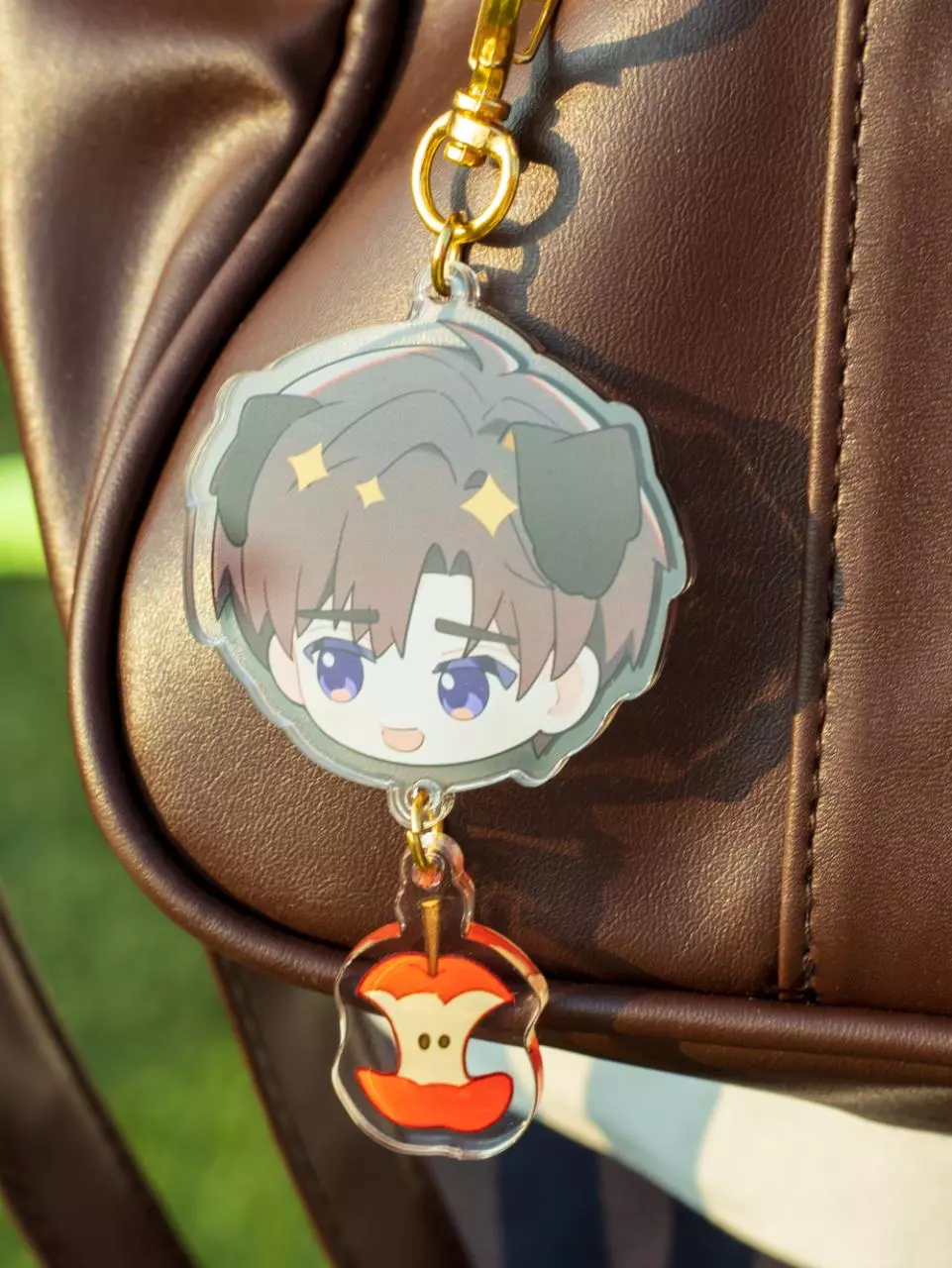 plant/Caleb Acrylic Keychain (Apple)-1