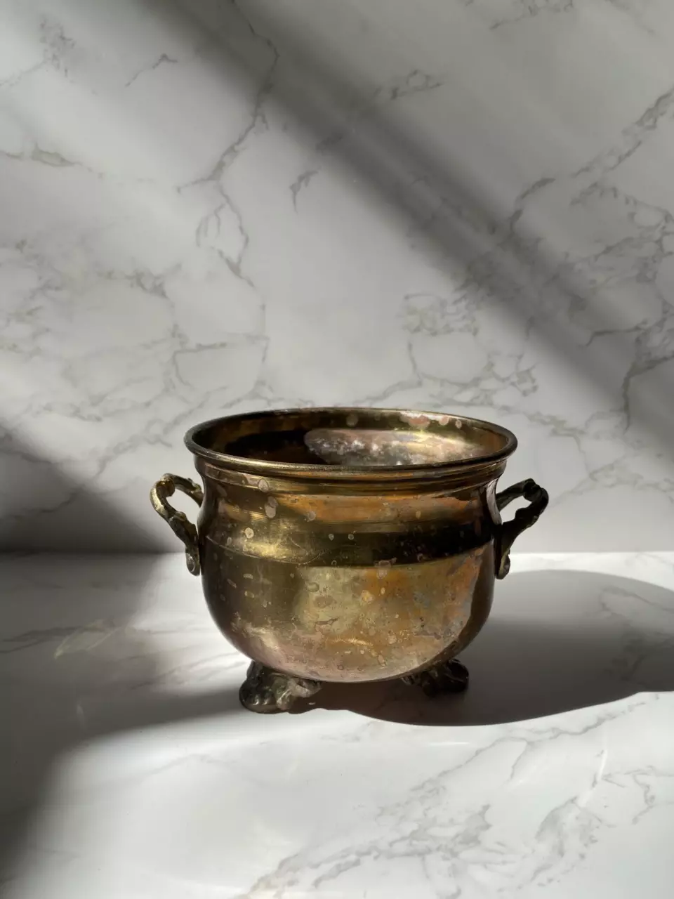 plant/small brass planter with patina-0