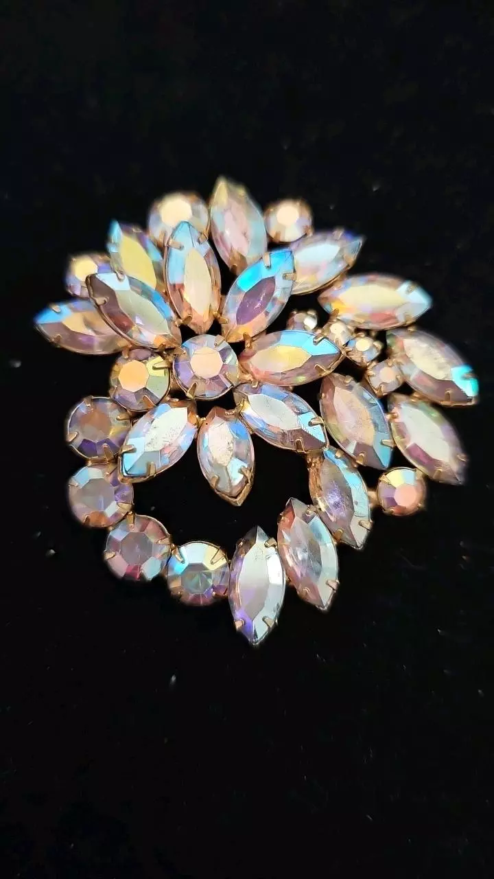 plant/Designer Ab brooch-0