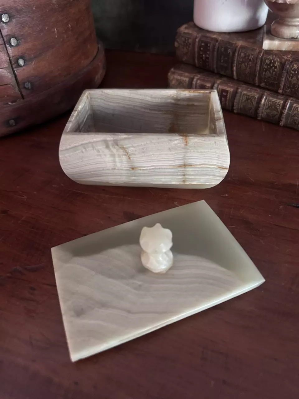 plant/onyx lidded box-1