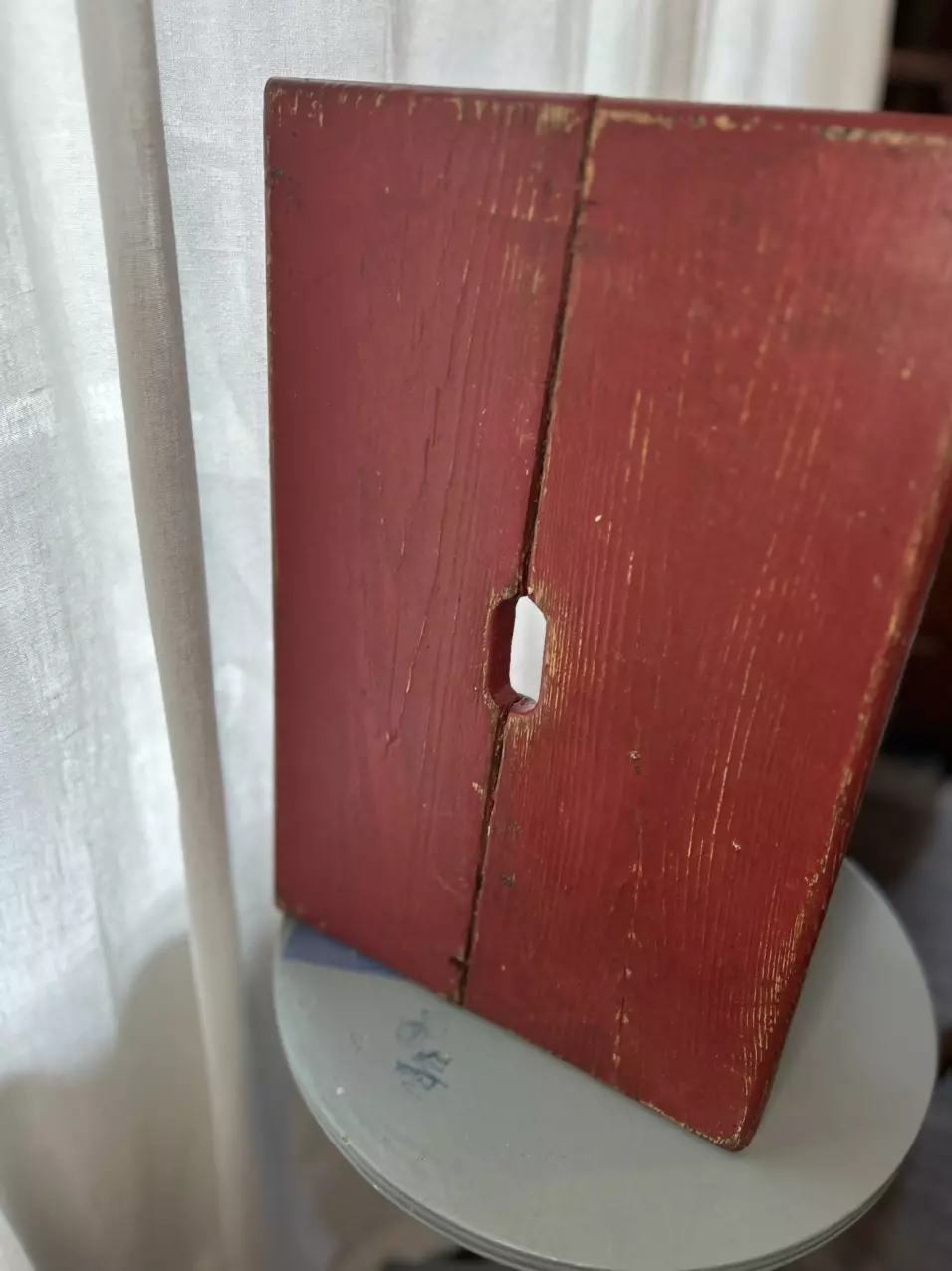 plant/🪑 Primitive Red Painted Wooden Bench / Milking Stool-0