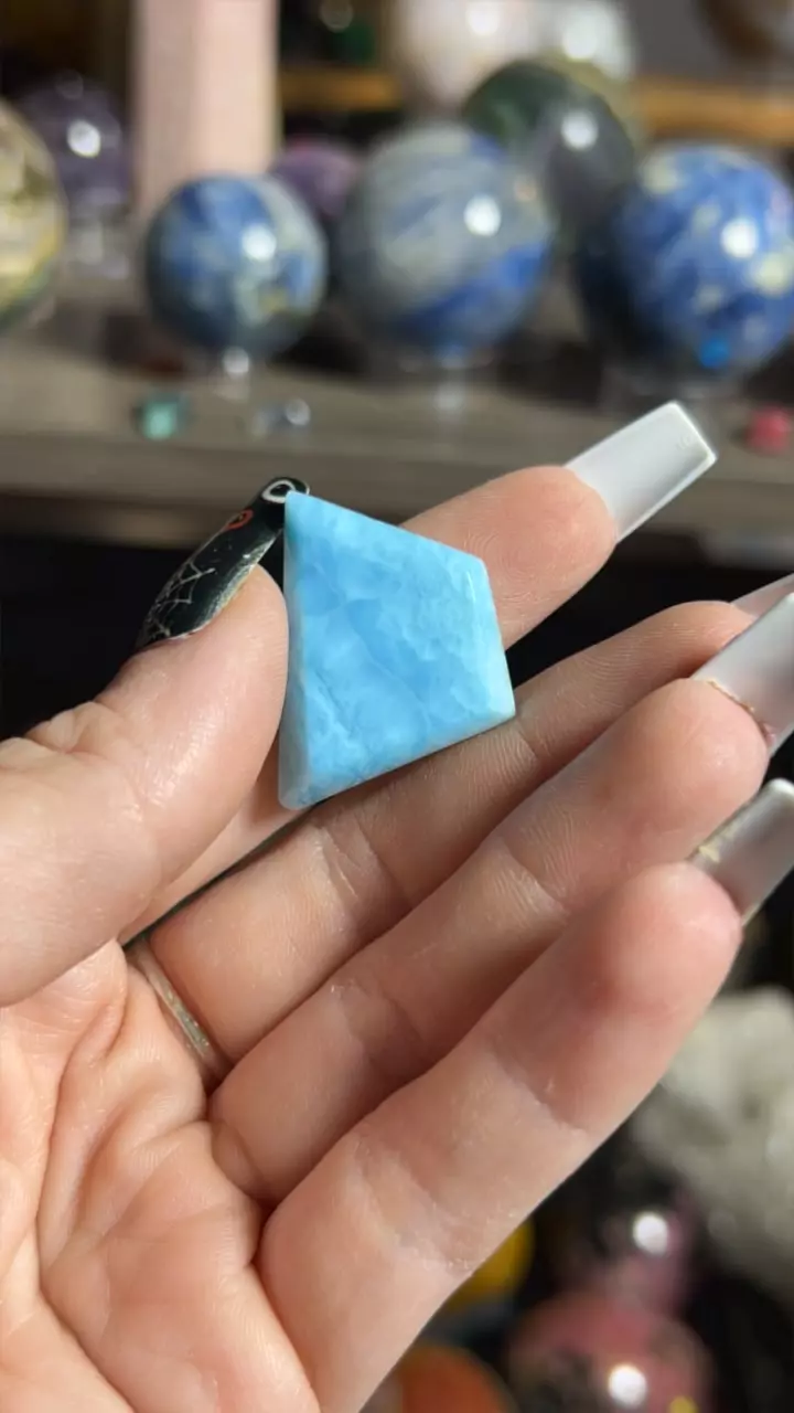 plant/Larimar Cab-0