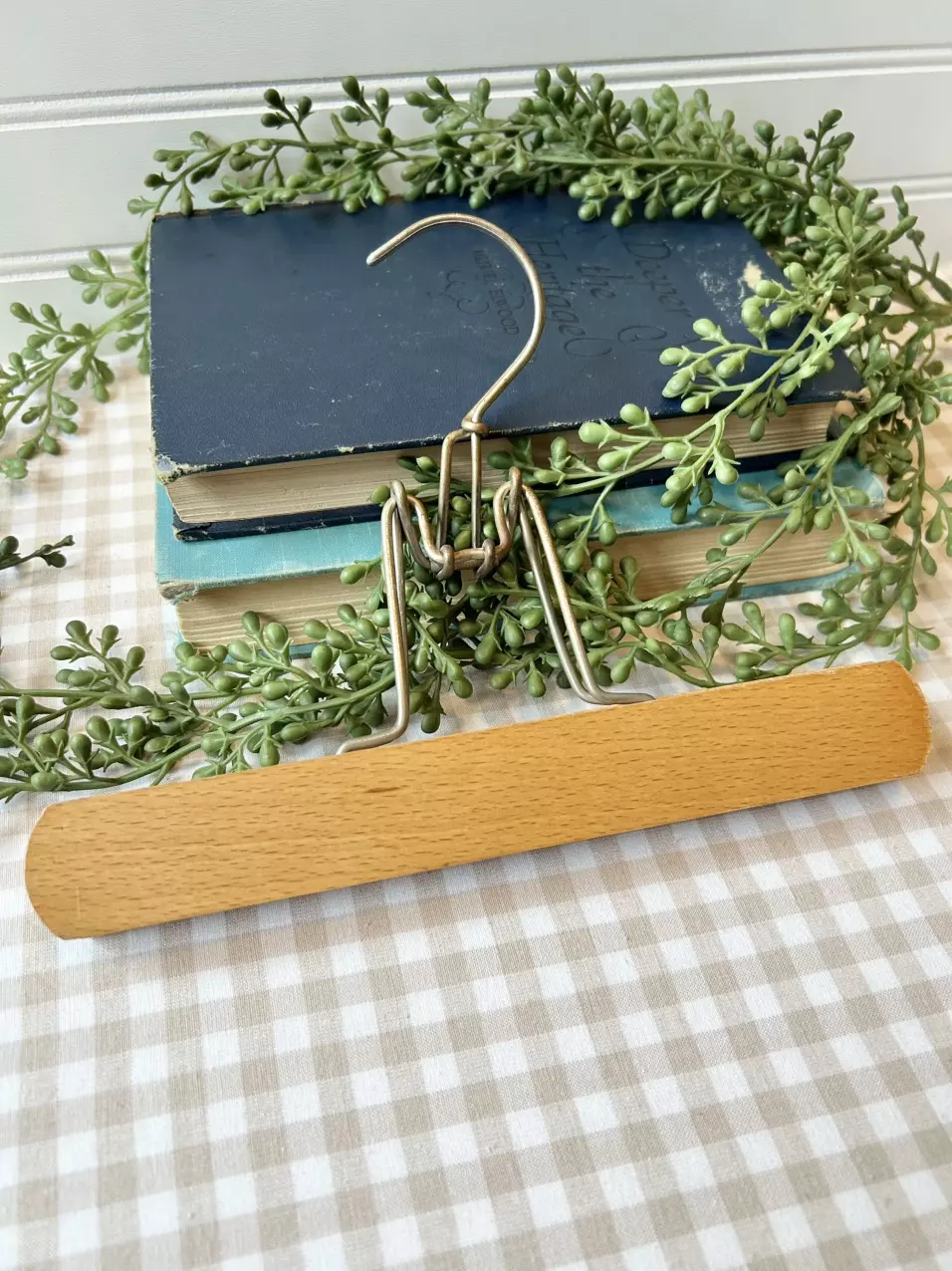 plant/vintage wooden hanger-0