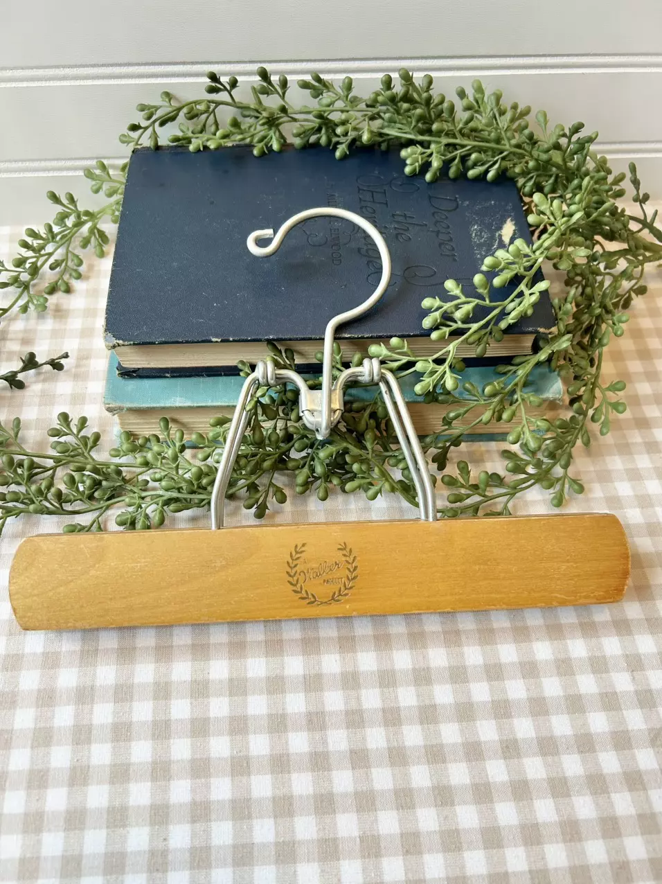 plant/vintage wooden hanger-1