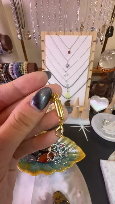 plant/gold magnet necklace clasp-0-thumbnail