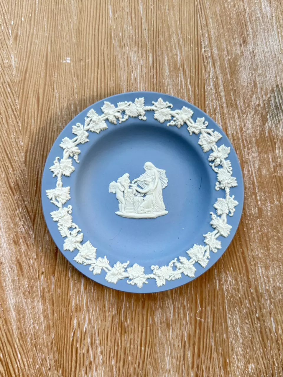 plant/Round Dish - Cupid as Oracle-0