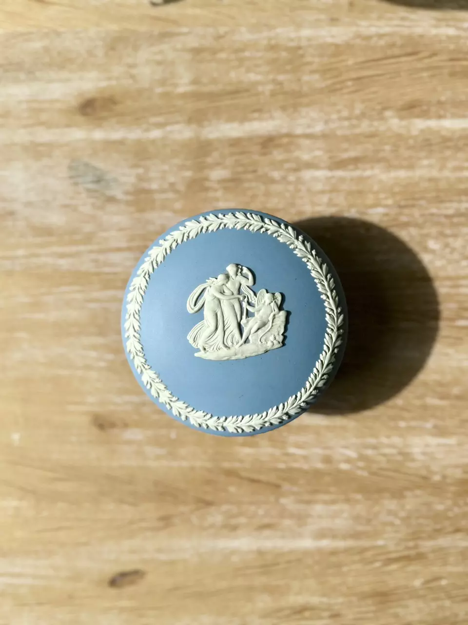 plant/Round Fluted Box w/Lid - Sleeping Cupid-0