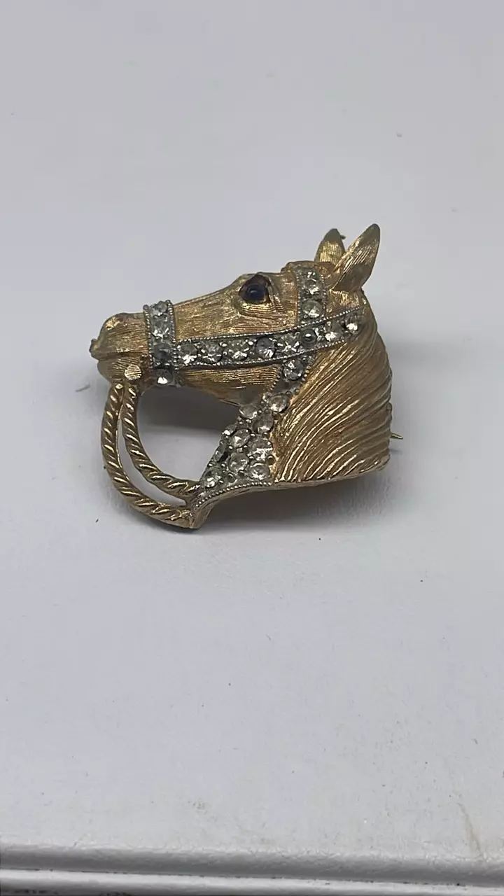 plant/JJ gold tone horse & bridle-0